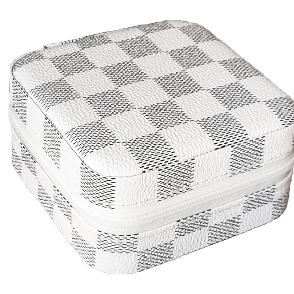 Damier Checkered White Jewelry box - Picture 3 of 3